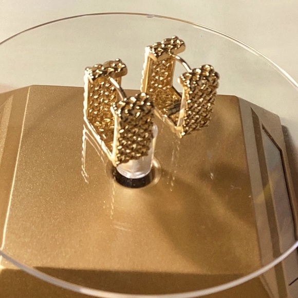 Yellow Gold Braided Half Square Earrings - Picture 4 of 6